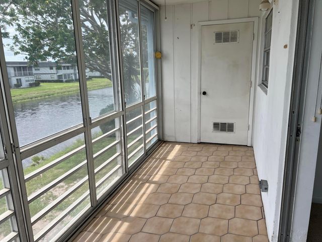 424 Saxony, Delray Beach, FL 33446