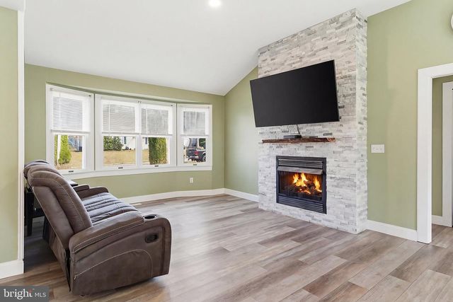 161 MOORING ROAD, Manahawkin, NJ 08050