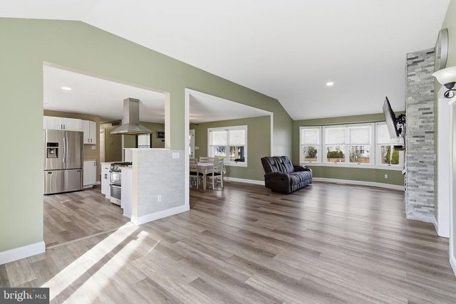 161 MOORING ROAD, Manahawkin, NJ 08050