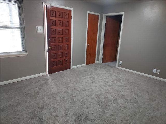 1008 Meadowlane Street, Angleton, TX 77515