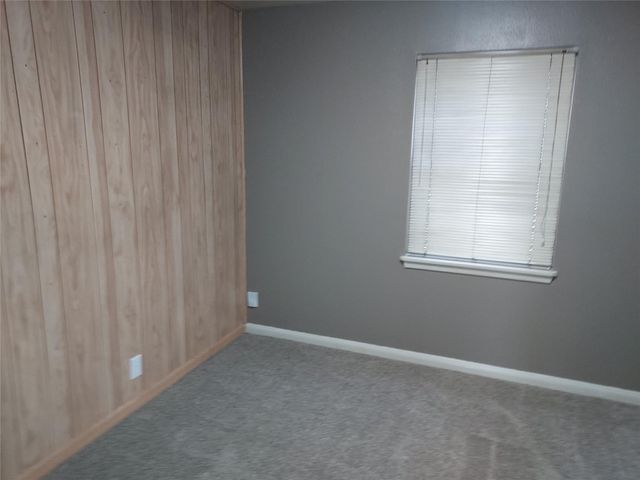 1008 Meadowlane Street, Angleton, TX 77515