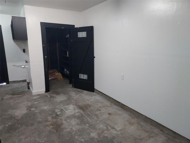 1008 Meadowlane Street, Angleton, TX 77515