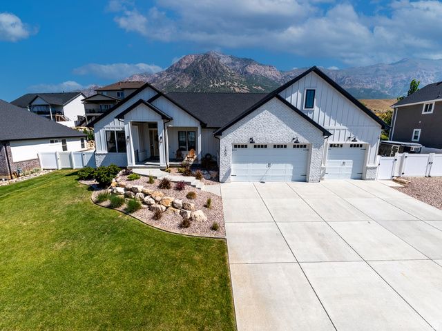 186 E 3900 N, North Ogden, UT 84414