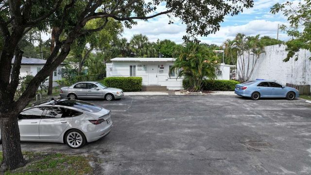 211 SW 2nd Court, Pompano Beach, FL 33060