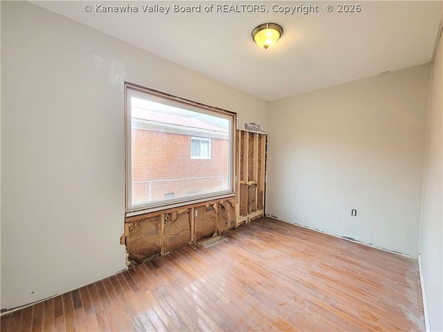 502 William Street, Cedar Grove, WV 25039