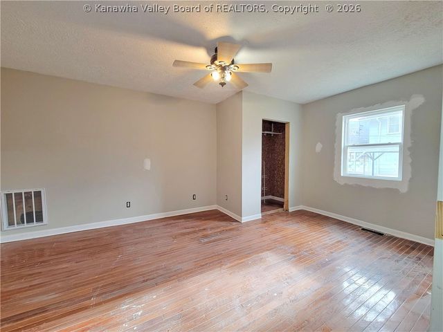 502 William Street, Cedar Grove, WV 25039