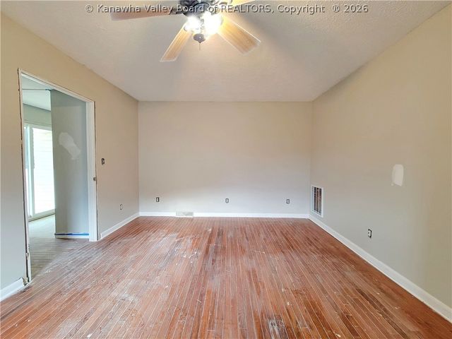 502 William Street, Cedar Grove, WV 25039