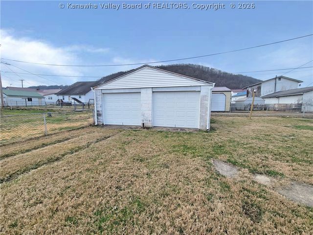 502 William Street, Cedar Grove, WV 25039