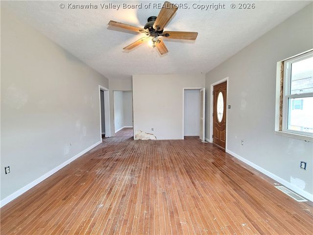 502 William Street, Cedar Grove, WV 25039