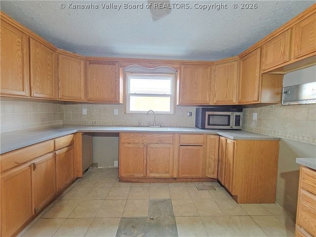 502 William Street, Cedar Grove, WV 25039