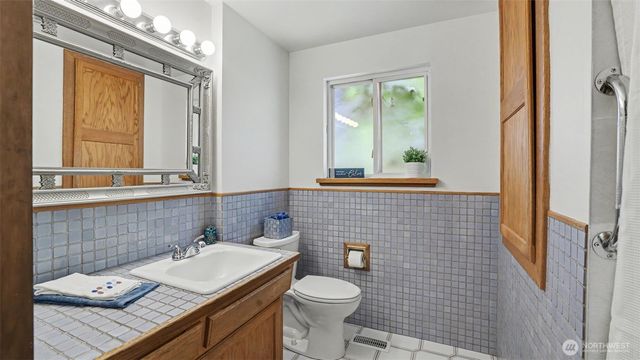 2200 NE 24th Street, Renton, WA 98056