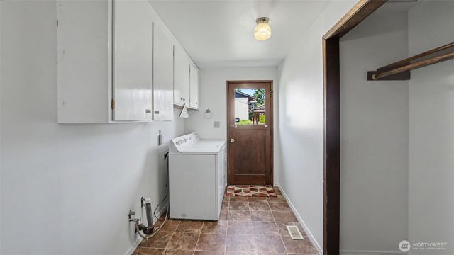 2200 NE 24th Street, Renton, WA 98056