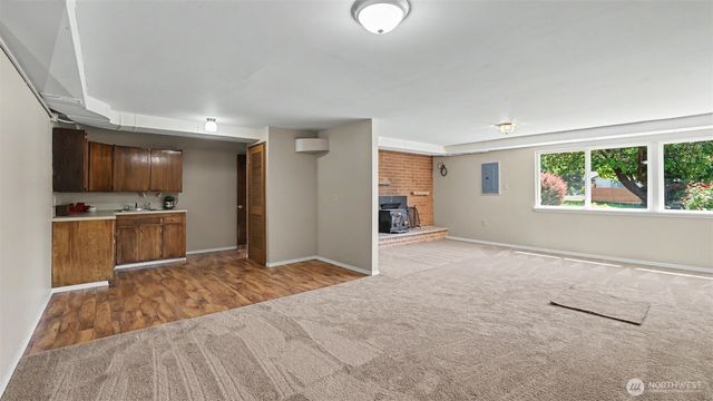 2200 NE 24th Street, Renton, WA 98056