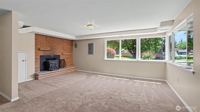 2200 NE 24th Street, Renton, WA 98056