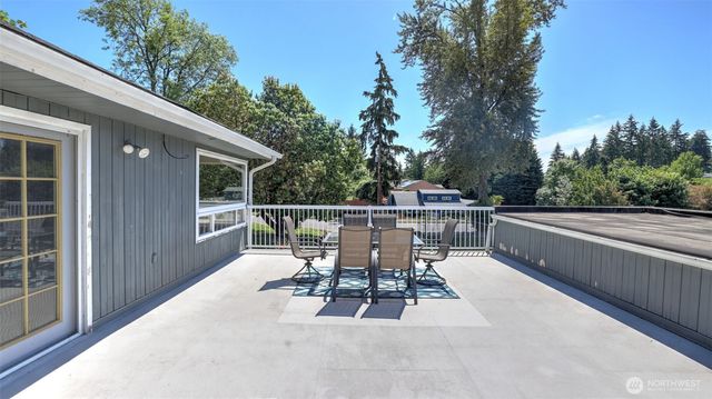 2200 NE 24th Street, Renton, WA 98056
