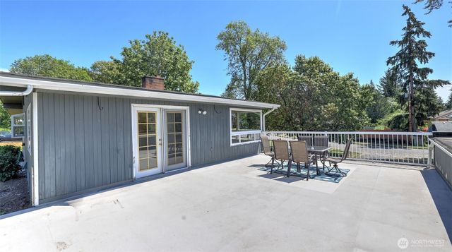 2200 NE 24th Street, Renton, WA 98056