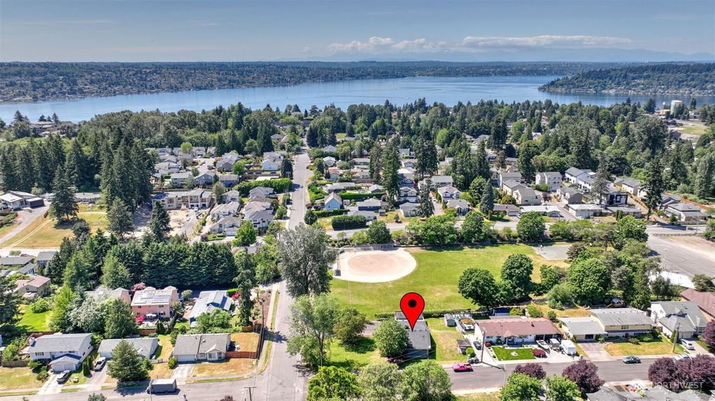 2200 NE 24th Street, Renton, WA 98056