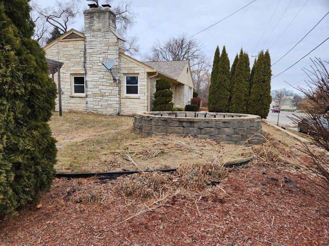 3015 S 35th STREET, Milwaukee, WI 53215