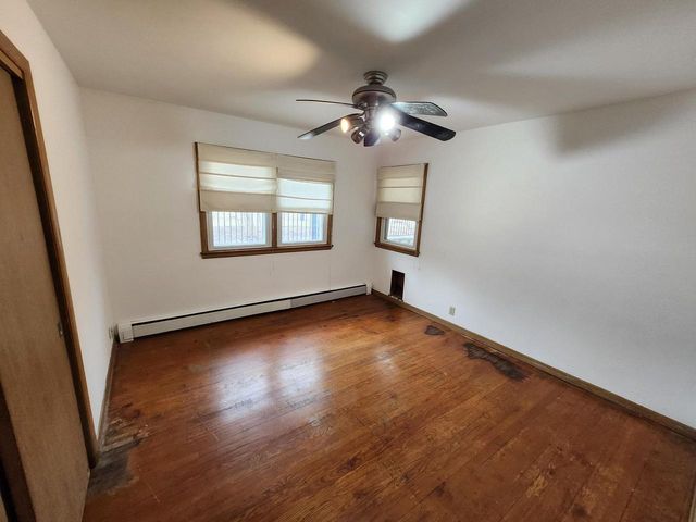 3015 S 35th STREET, Milwaukee, WI 53215