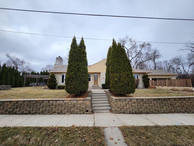 3015 S 35th STREET, Milwaukee, WI 53215