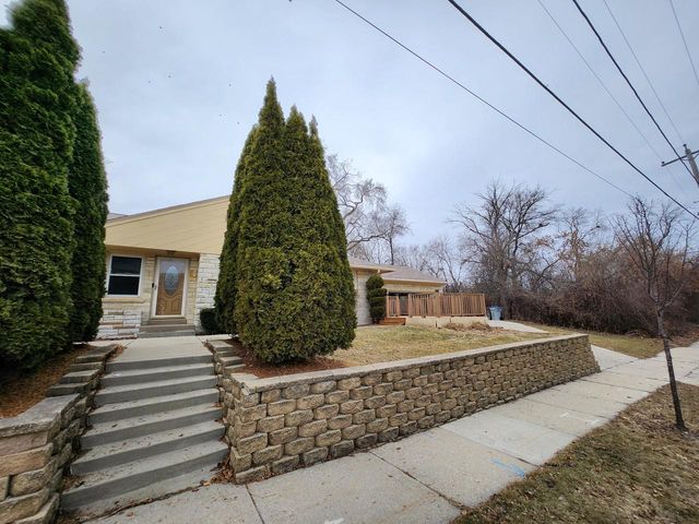 3015 S 35th STREET, Milwaukee, WI 53215