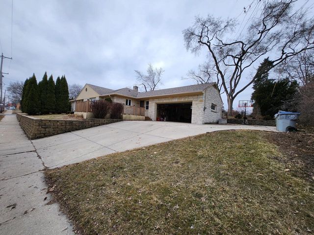 3015 S 35th STREET, Milwaukee, WI 53215