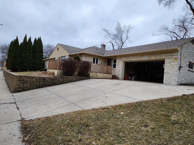 3015 S 35th STREET, Milwaukee, WI 53215