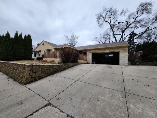 3015 S 35th STREET, Milwaukee, WI 53215