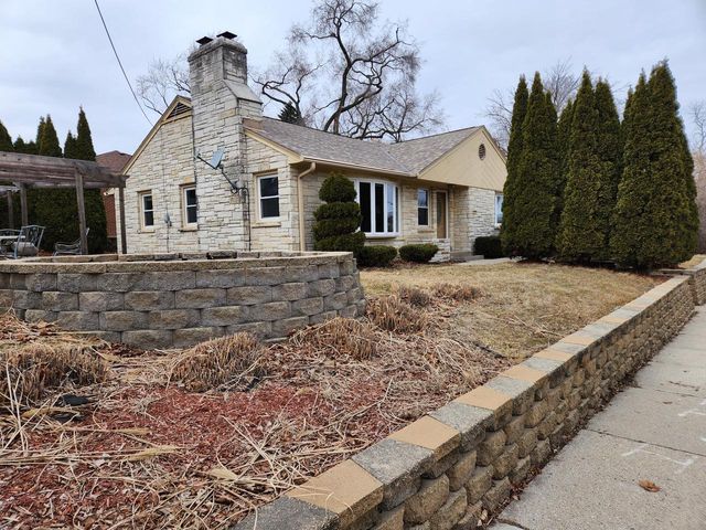 3015 S 35th STREET, Milwaukee, WI 53215