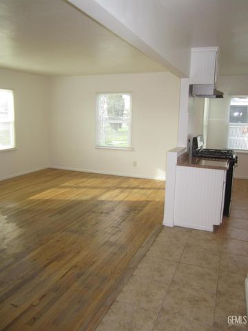 2612 S Chester Avenue, Bakersfield, CA 93304