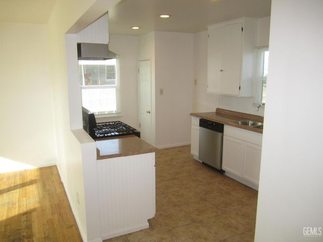 2612 S Chester Avenue, Bakersfield, CA 93304