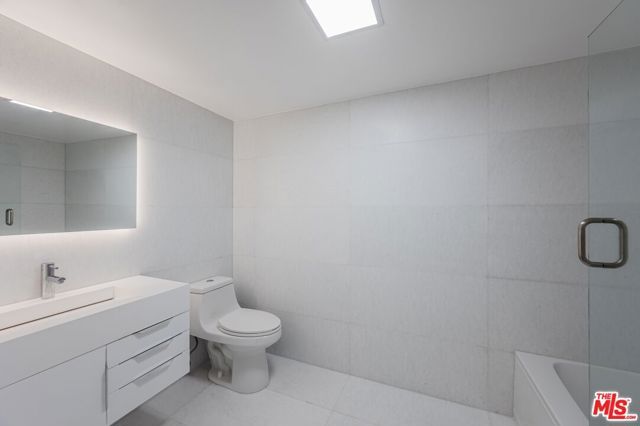 7062 Hawthorn Avenue A2, Los Angeles, CA 90028