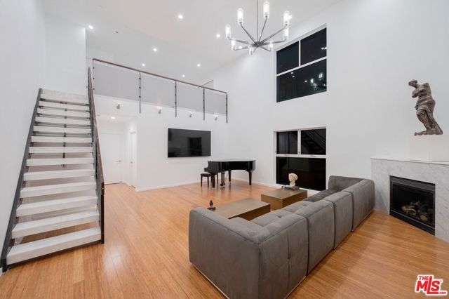 7062 Hawthorn Avenue A2, Los Angeles, CA 90028