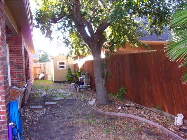 7032 Carmer Circ, Corpus Christi, TX 78413