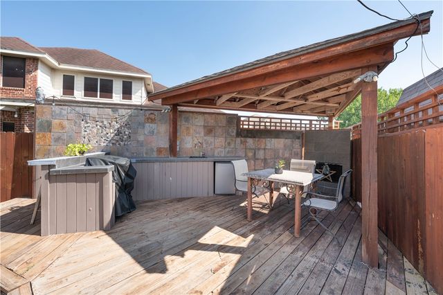 7032 Carmer Circ, Corpus Christi, TX 78413