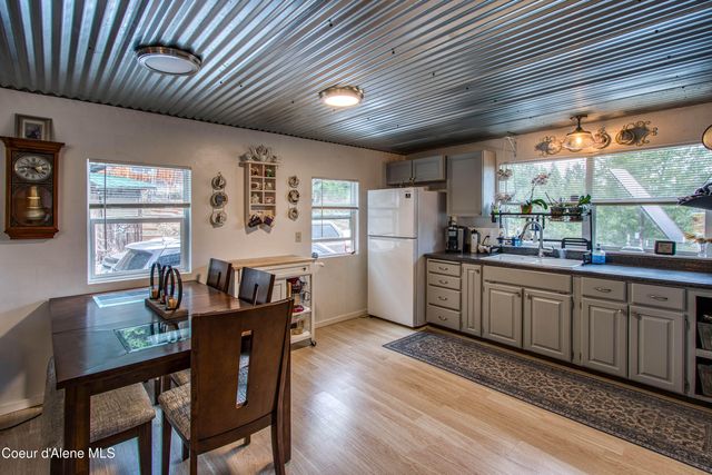 1464 Hulett Hill Dr, Sandpoint, ID 83864