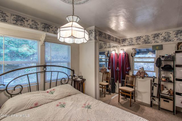 1464 Hulett Hill Dr, Sandpoint, ID 83864