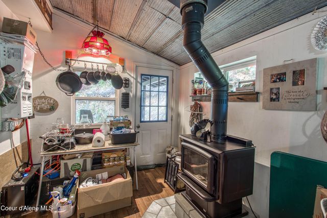 1464 Hulett Hill Dr, Sandpoint, ID 83864