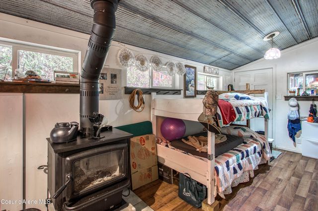 1464 Hulett Hill Dr, Sandpoint, ID 83864