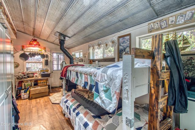 1464 Hulett Hill Dr, Sandpoint, ID 83864