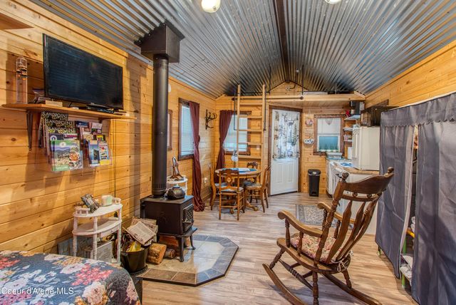 1464 Hulett Hill Dr, Sandpoint, ID 83864