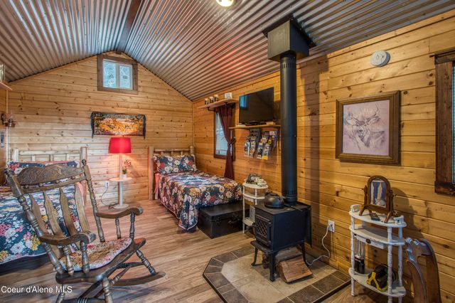 1464 Hulett Hill Dr, Sandpoint, ID 83864