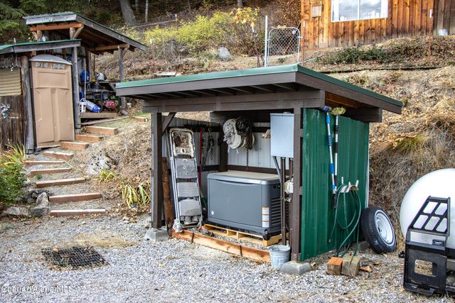 1464 Hulett Hill Dr, Sandpoint, ID 83864