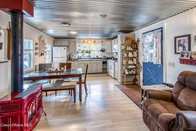 1464 Hulett Hill Dr, Sandpoint, ID 83864