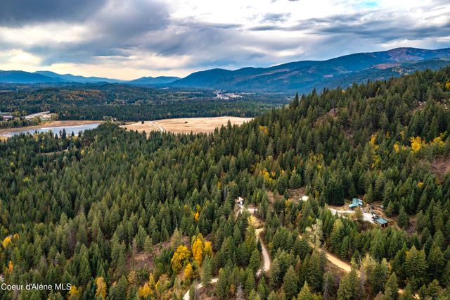 1464 Hulett Hill Dr, Sandpoint, ID 83864