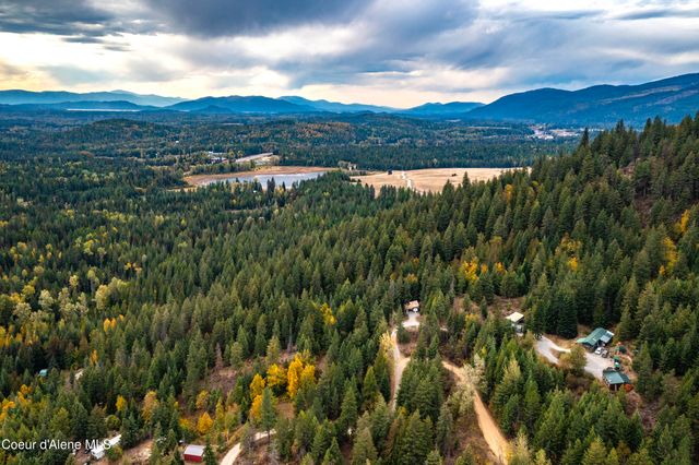 1464 Hulett Hill Dr, Sandpoint, ID 83864