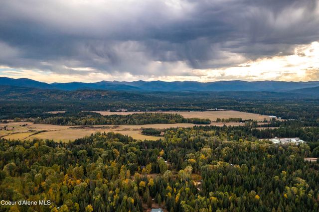 1464 Hulett Hill Dr, Sandpoint, ID 83864