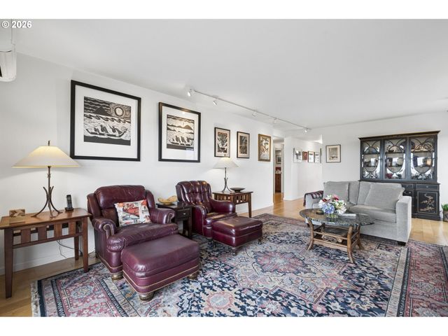 2211 Sw 1ST Ave 802, Portland, OR 97201