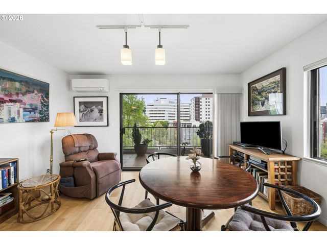 2211 Sw 1ST Ave 802, Portland, OR 97201