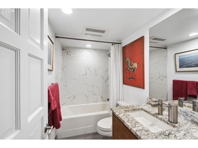 2211 Sw 1ST Ave 802, Portland, OR 97201